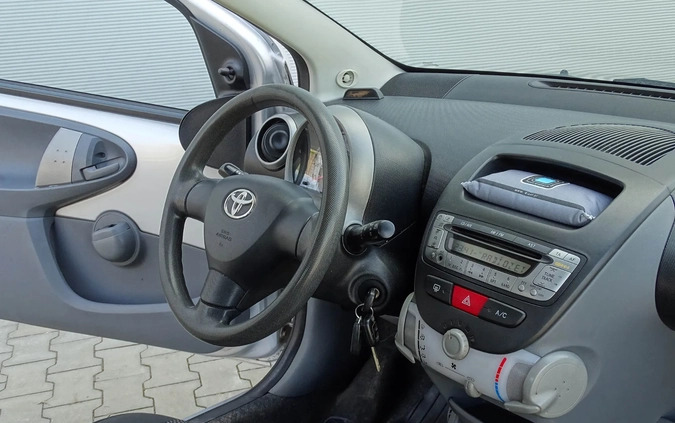 Toyota Aygo cena 11900 przebieg: 199000, rok produkcji 2006 z Gostynin małe 154